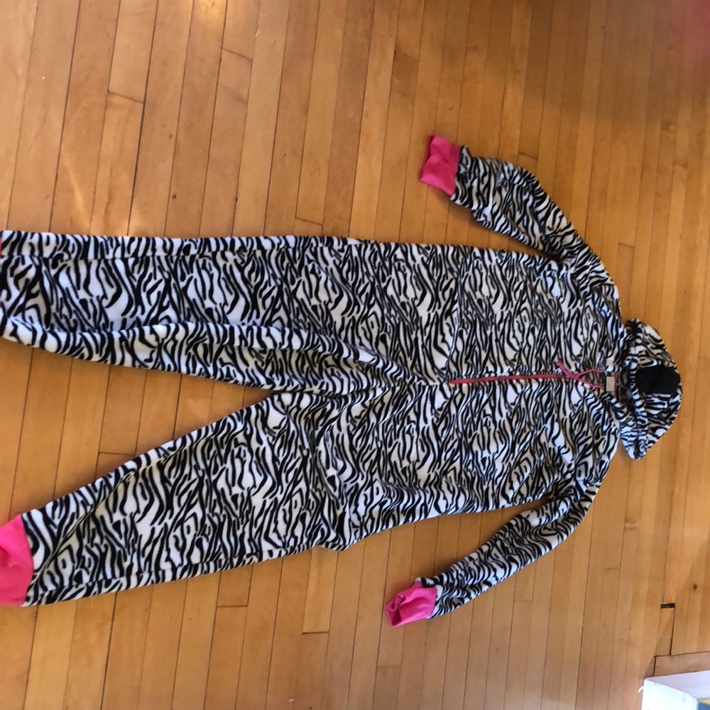 Zebra fleece jammies!!